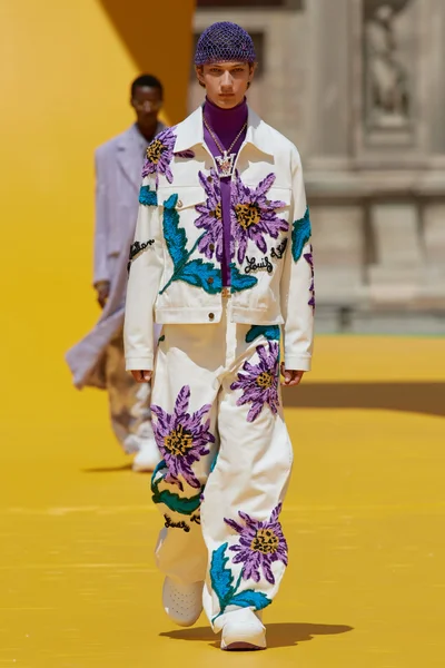 Look 8